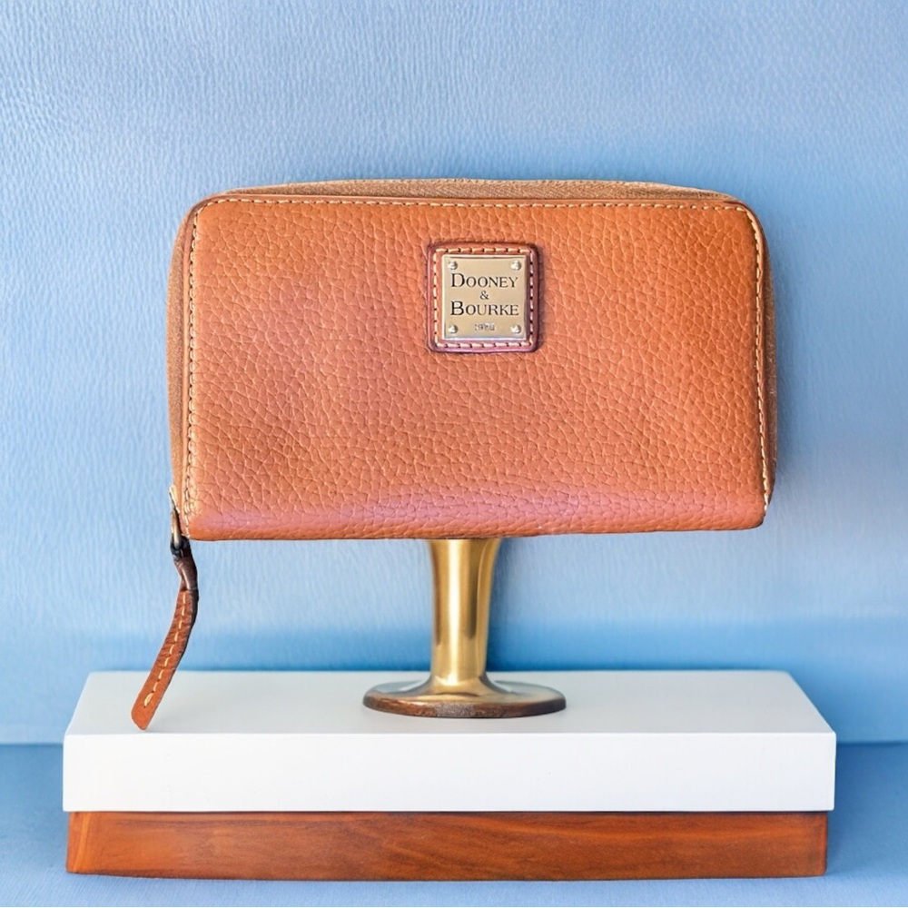 Dooney & Bourke Pebble Grain Leather Wallet